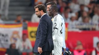 Mendy se retira lesionado de la final de la Copa del Rey. (Getty)