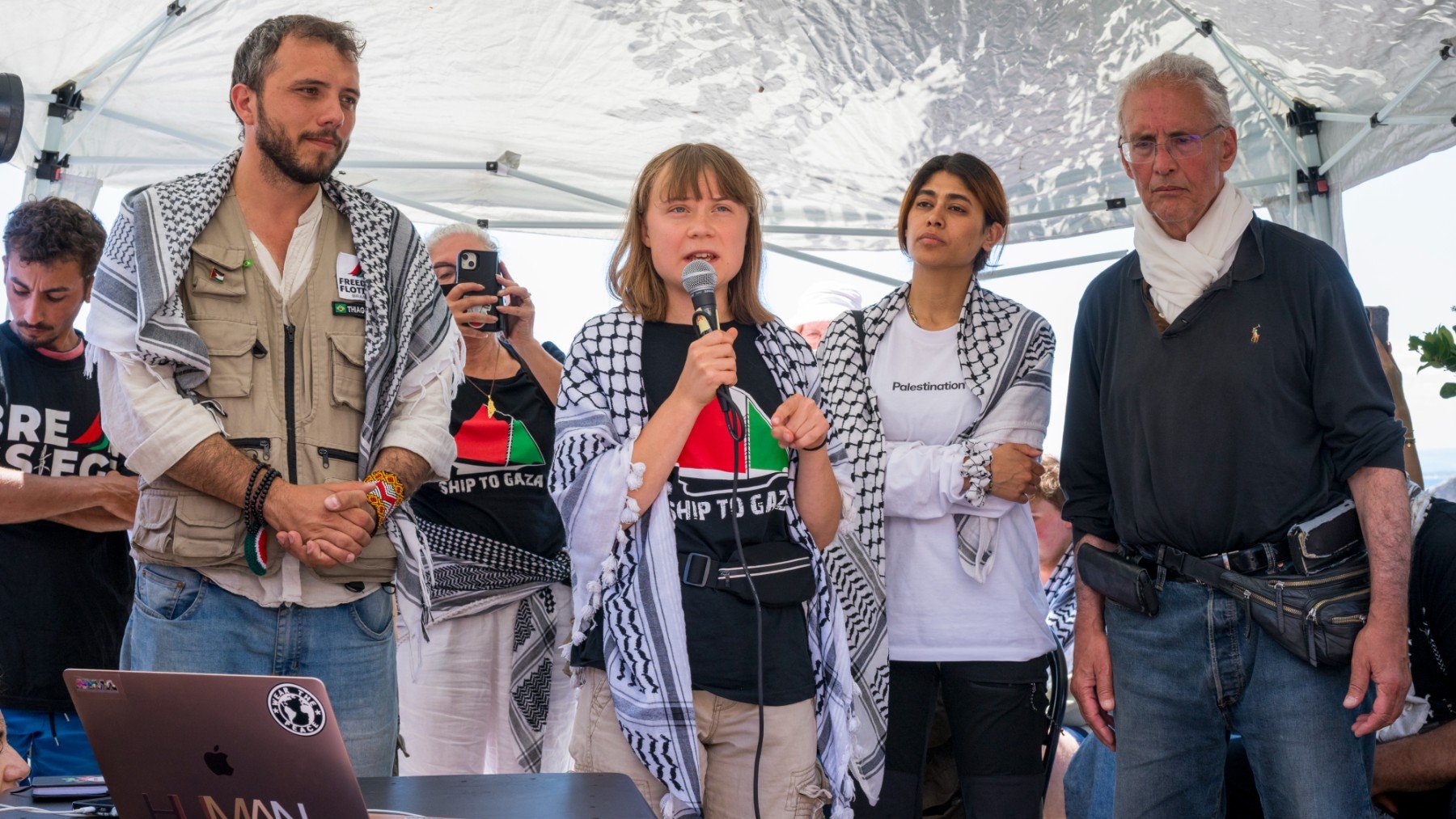 Greta Thunberg antes de zarpar hacia Gaza. (Foto: Getty Images)